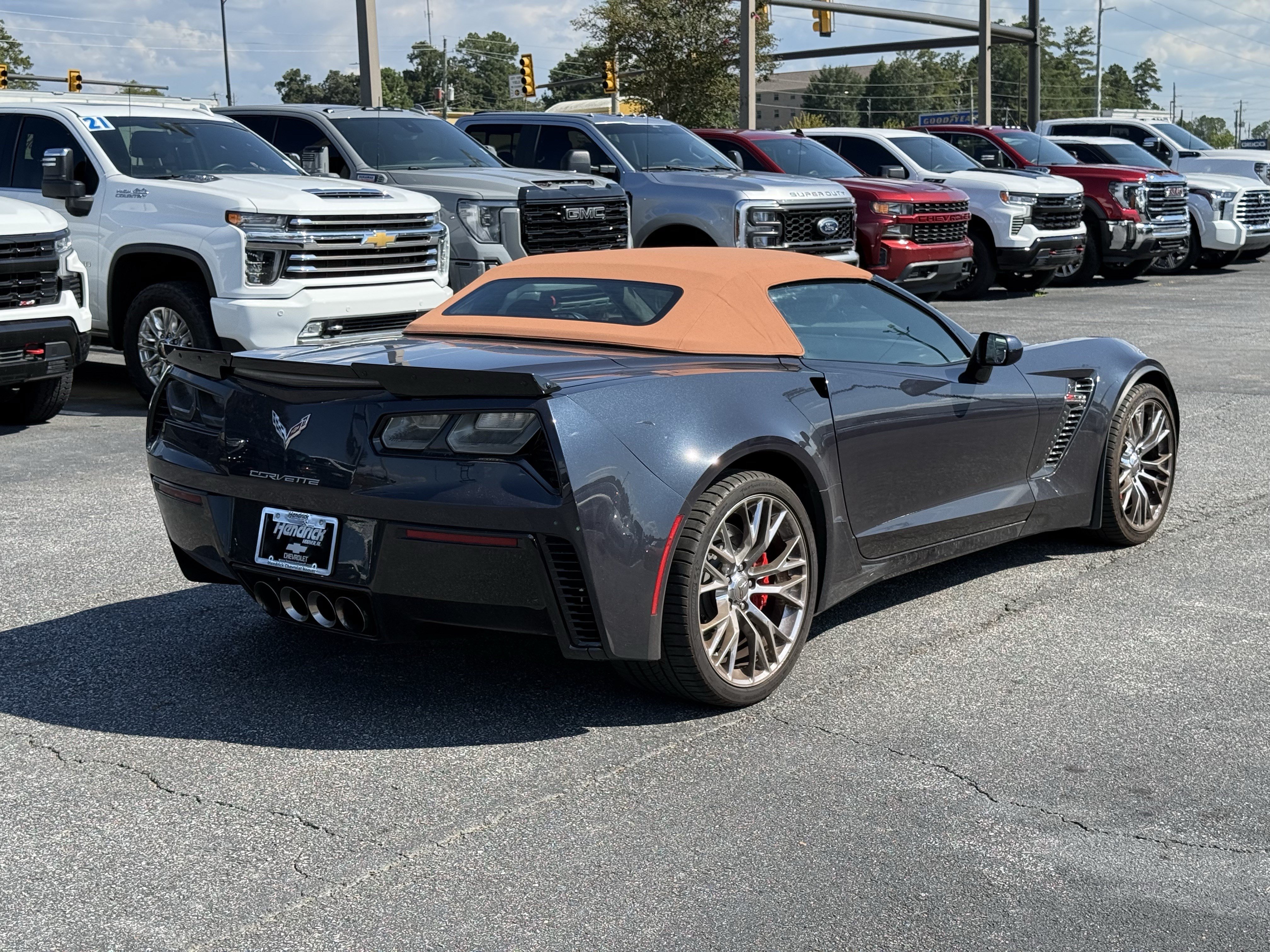 Used 2015 Chevrolet Corvette Z06 w/ 3LZ Preferred Equipment Group RWD image 11