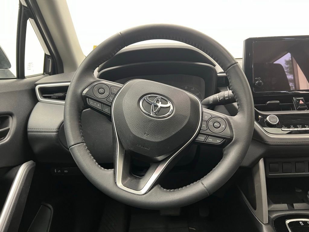 Used 2024 Toyota Corolla Cross LE image 16