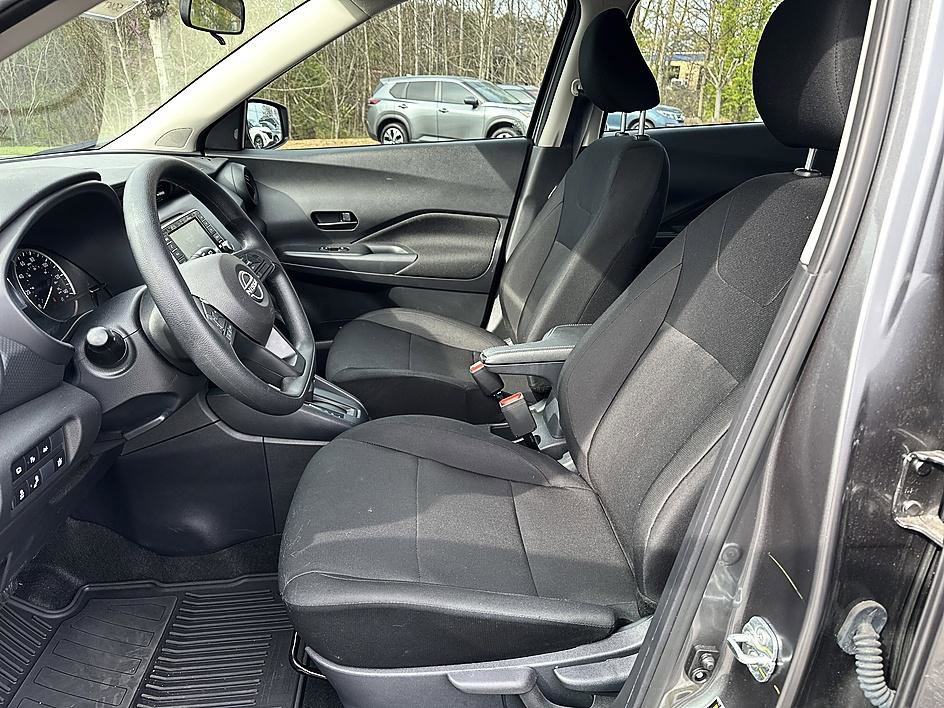Certified 2025 Nissan Kicks Play S image 11