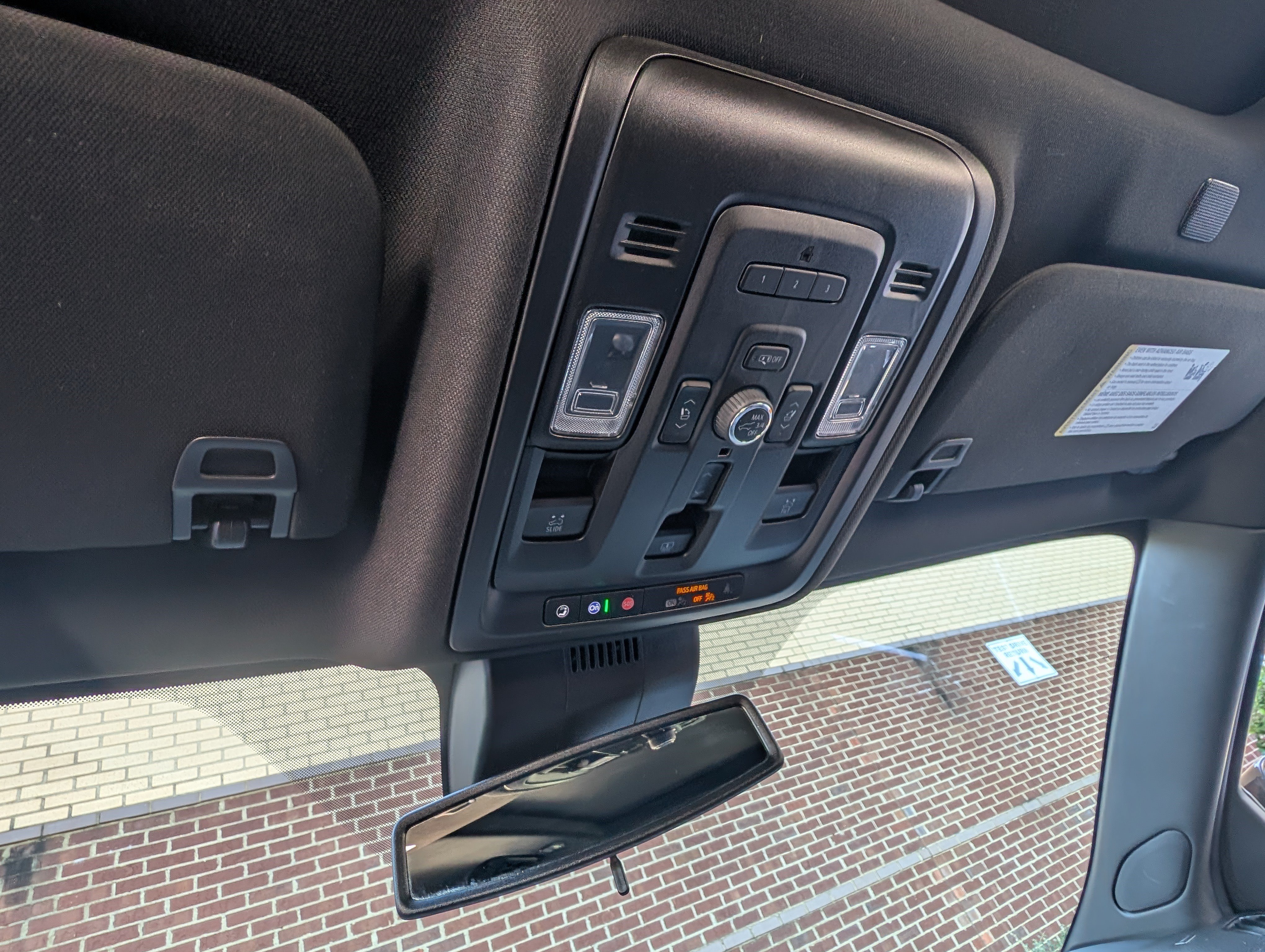 Used 2023 GMC Yukon Denali AWD/4WD image 30