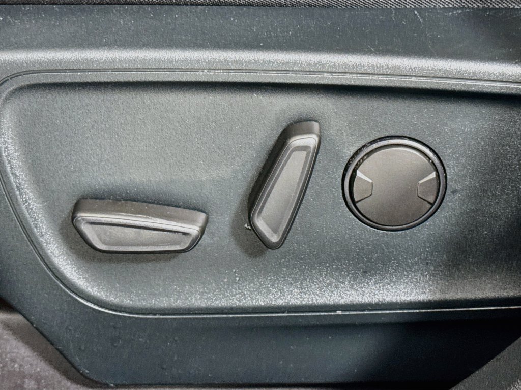 Used 2020 Ford Escape SE FWD image 15