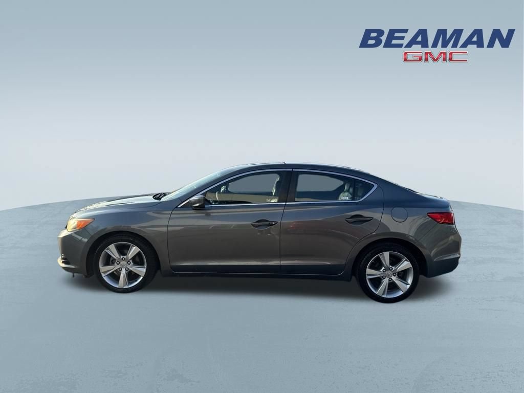 Used 2013 Acura ILX w/ Technology Package FWD image 4