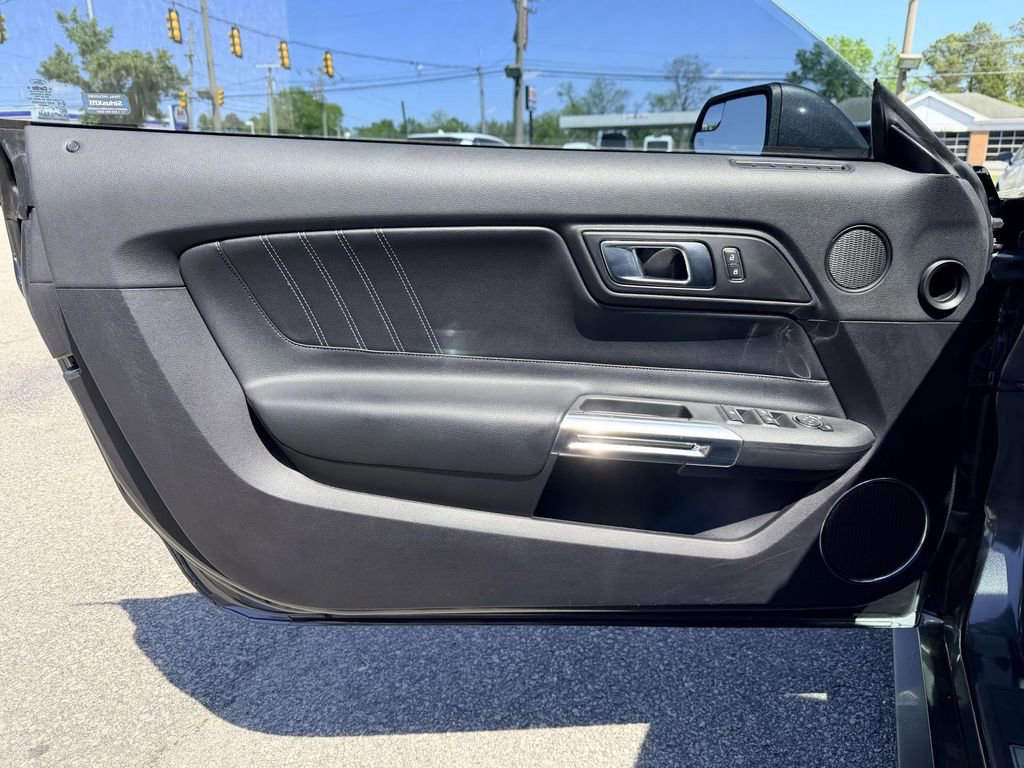 Used 2019 Ford Mustang Premium image 17