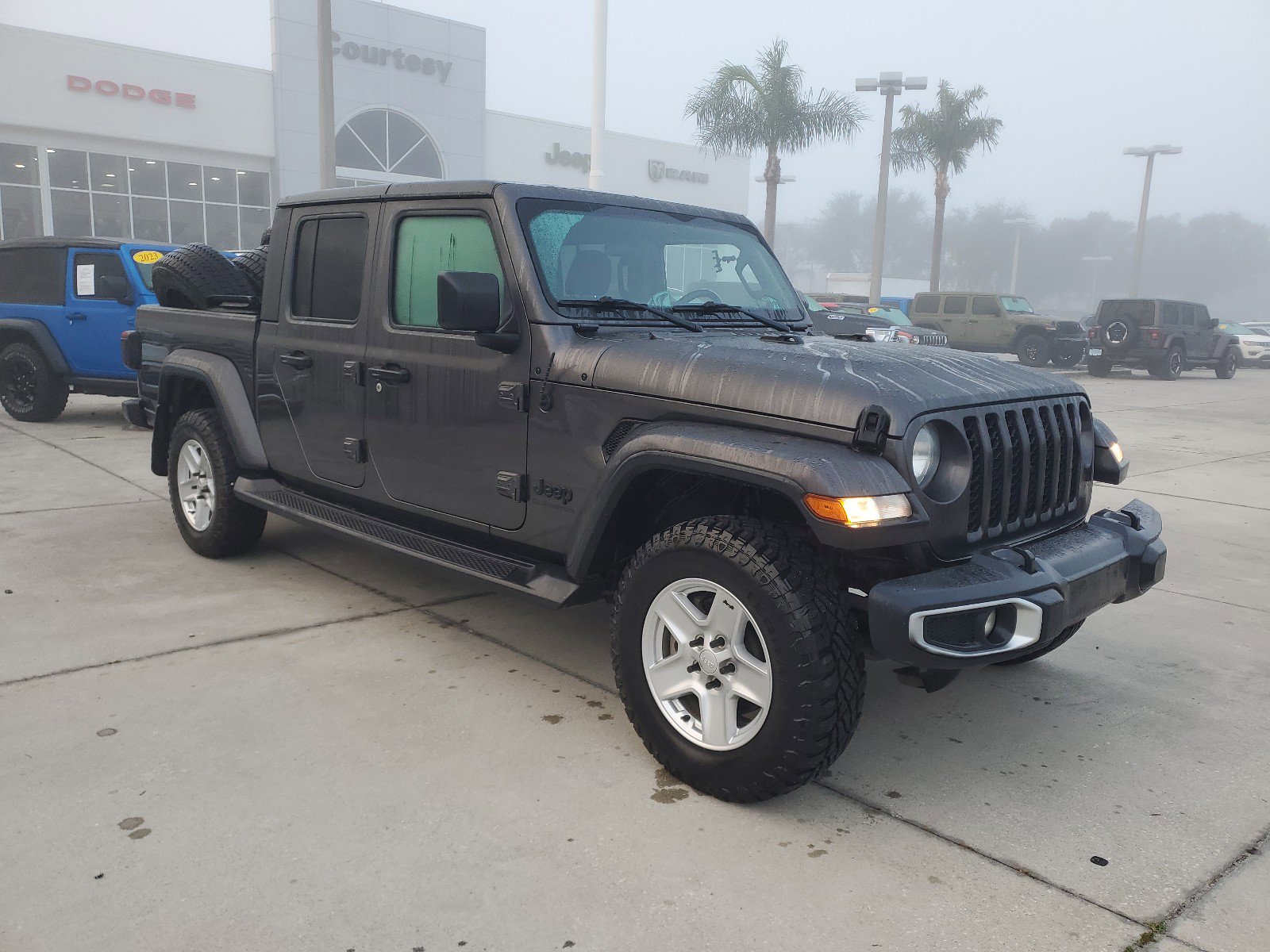 Certified 2020 Jeep Gladiator Sport w/ Quick Order Package 24S image 4