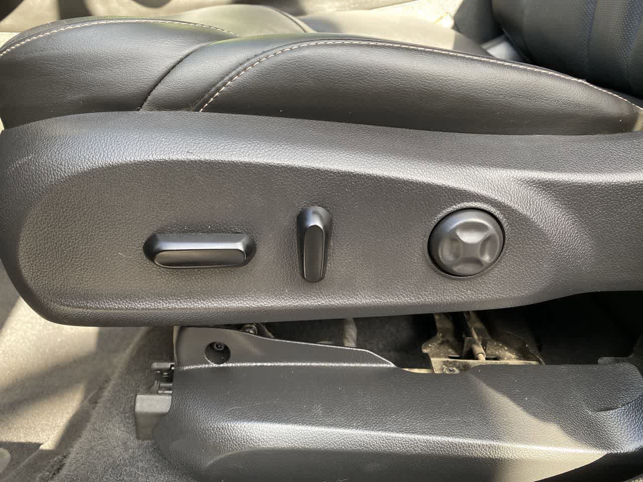 Used 2017 Buick Envision Premium w/ LPO, Hit The Road Package AWD/4WD image 15
