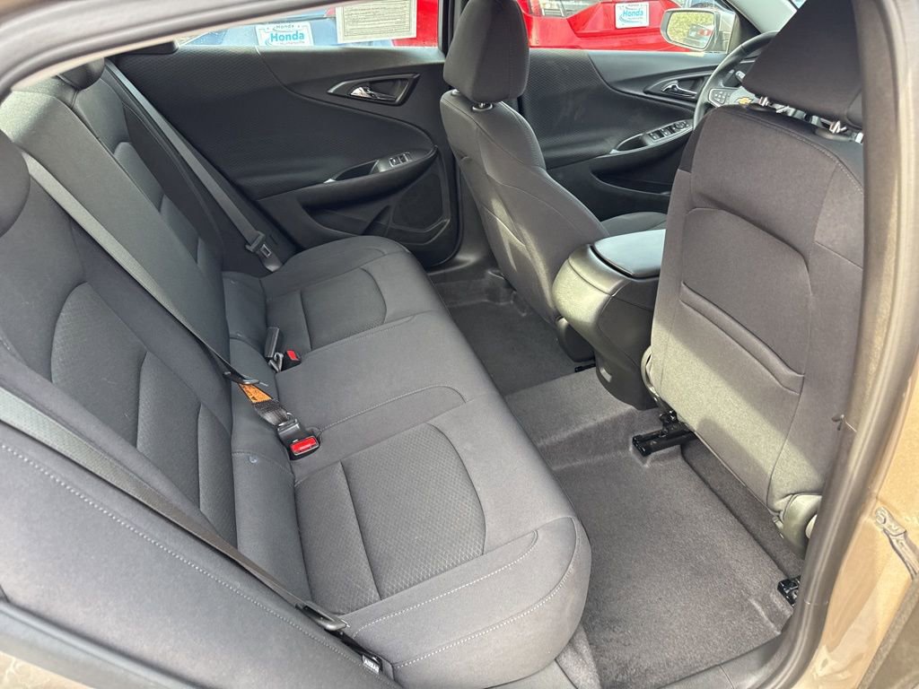 Used 2025 Chevrolet Malibu RS image 11