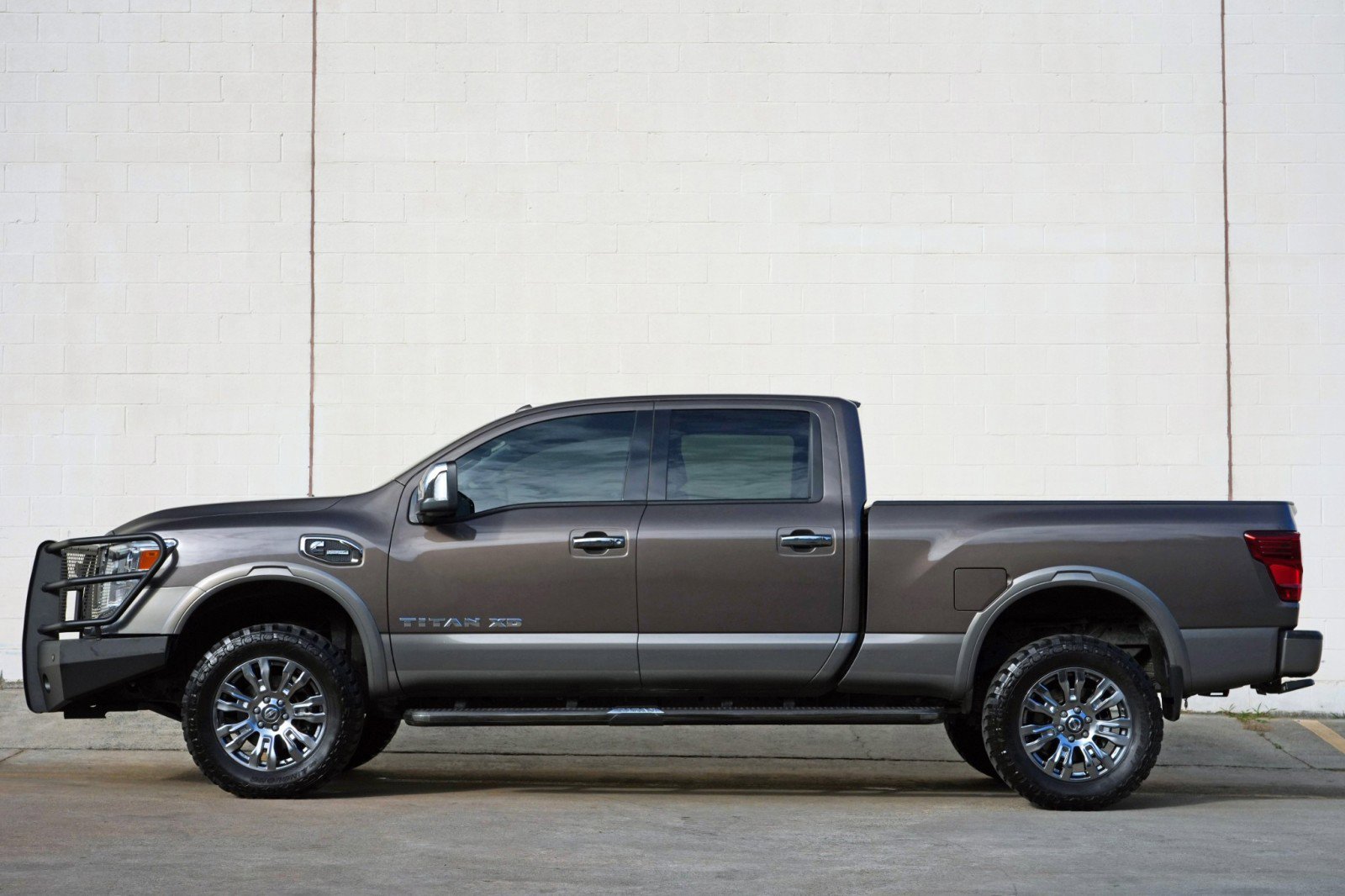 Used 2017 Nissan Titan Platinum Reserve AWD/4WD image 7