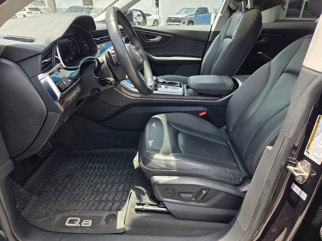 Used 2019 Audi Q8 Premium Plus w/ Premium Plus AWD/4WD image 4