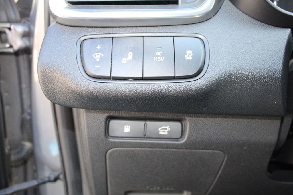 Used 2017 Kia Sorento SX FWD image 26