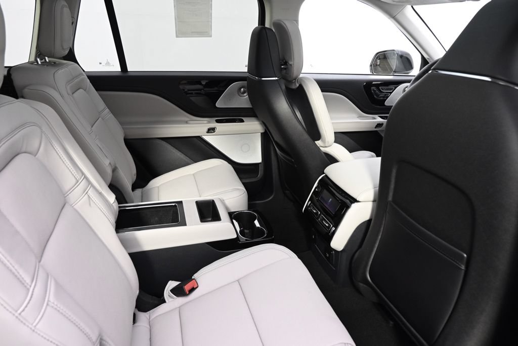 New 2026 Lincoln Aviator Reserve AWD/4WD image 18