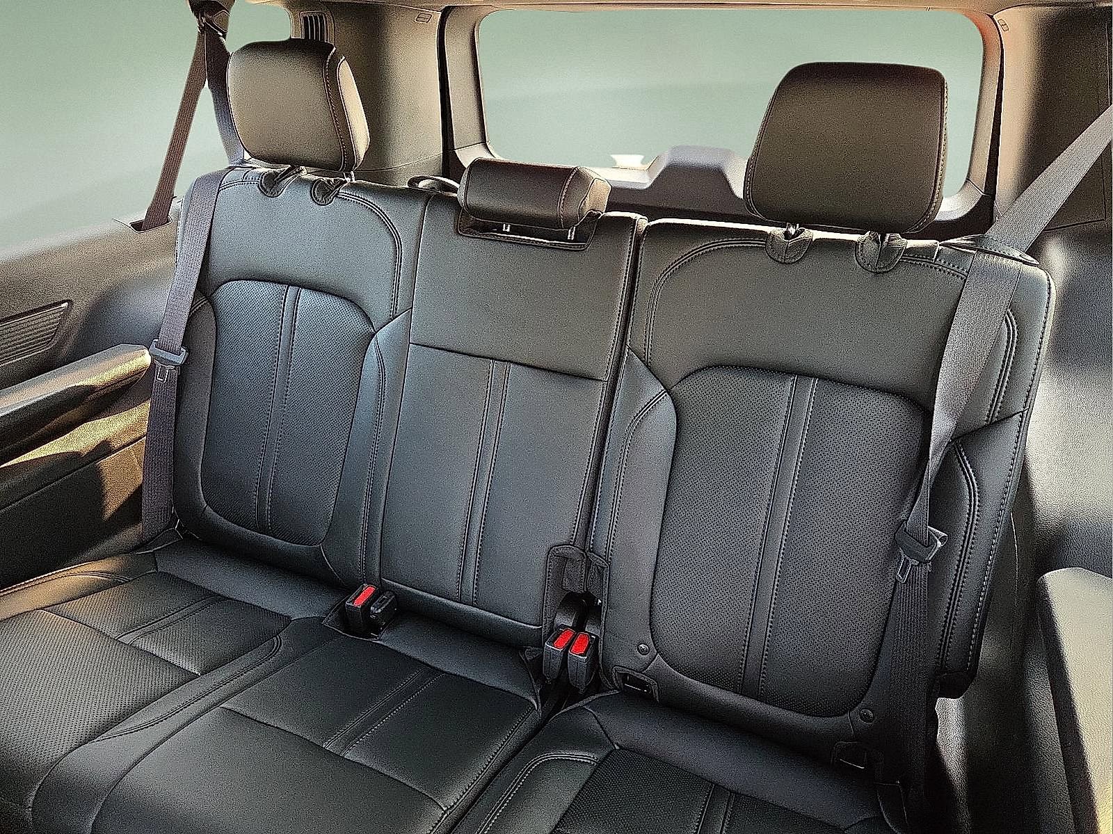 New 2025 Jeep Wagoneer L Series II w/ Premium Group I image 10