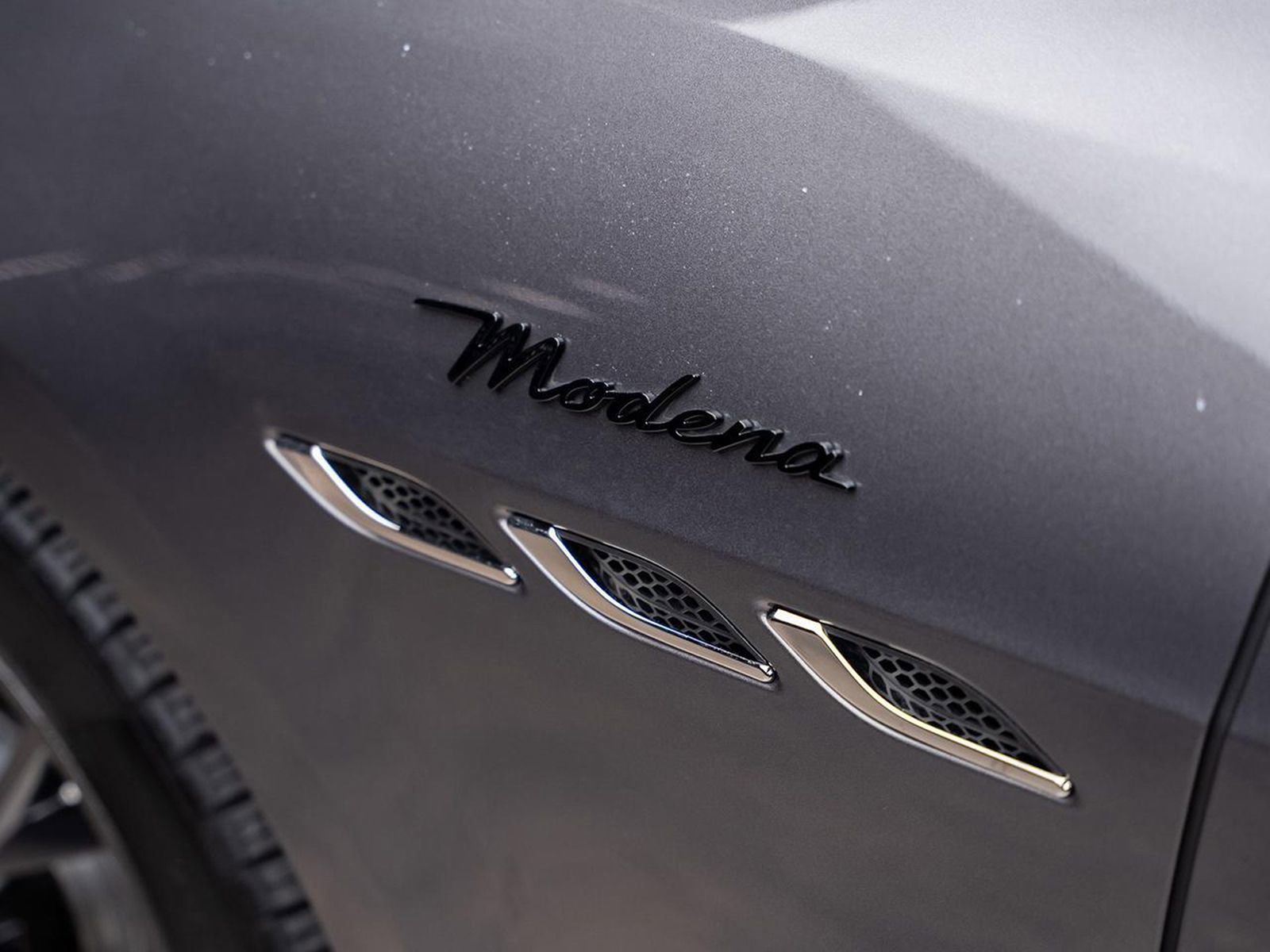 Used 2022 Maserati Ghibli Modena RWD image 34