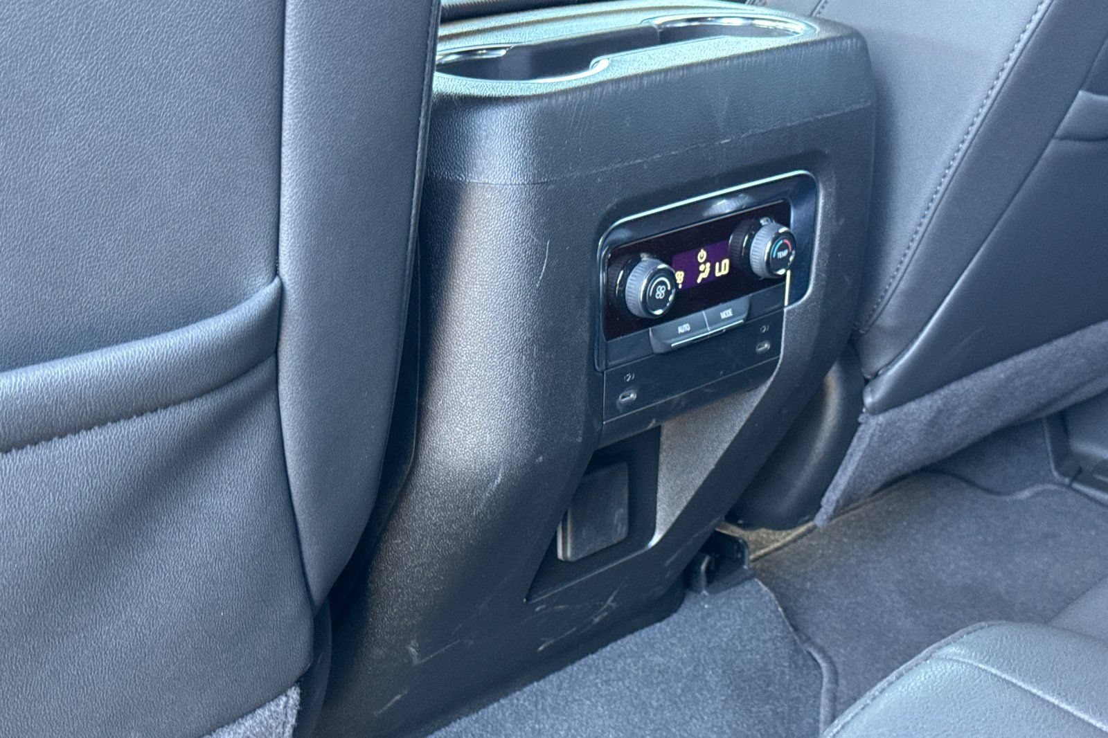 Used 2026 Chevrolet Suburban RST RWD image 20