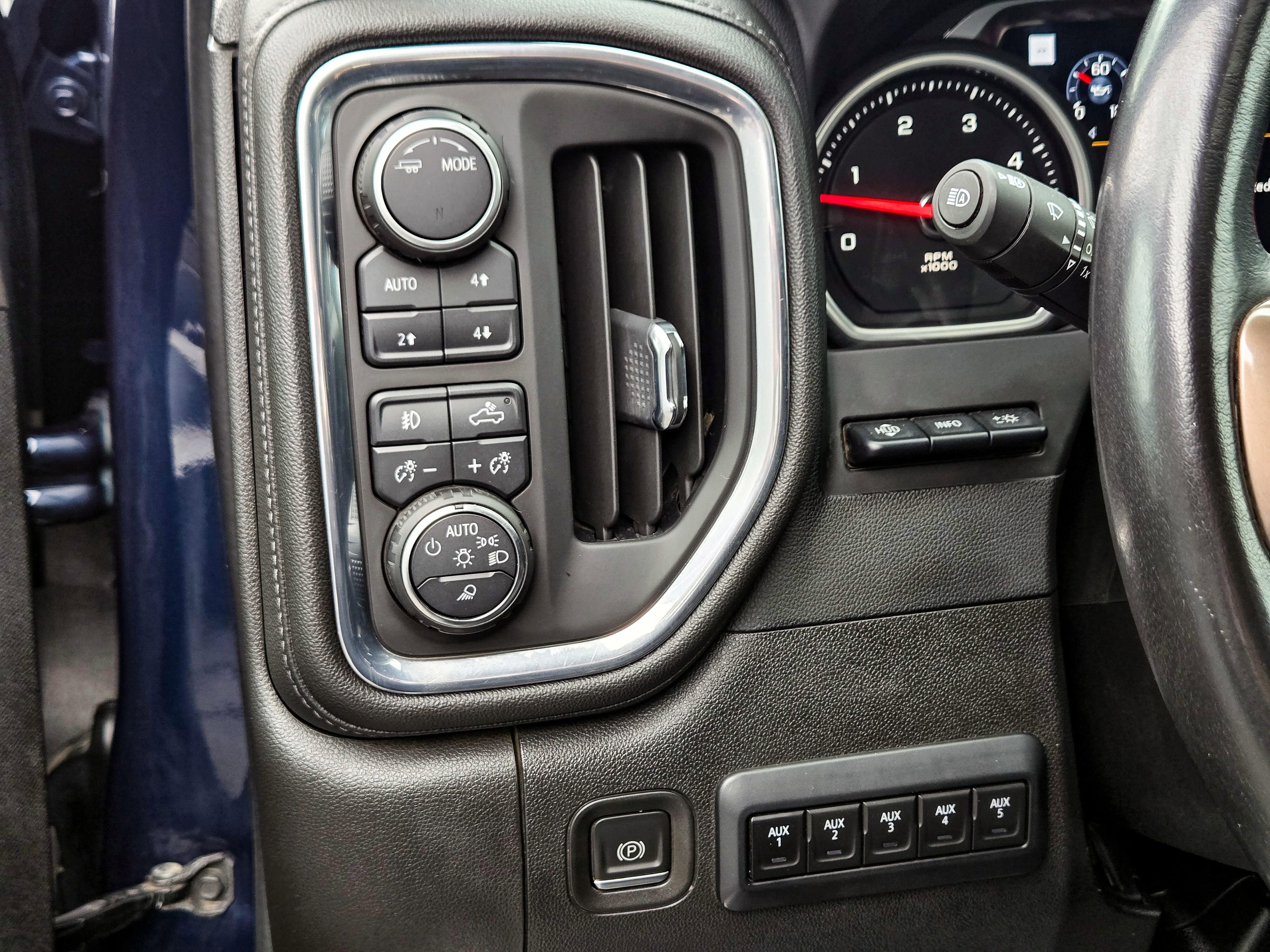 Used 2023 Chevrolet Silverado 3500 High Country w/ LPO, Hitch Package image 39