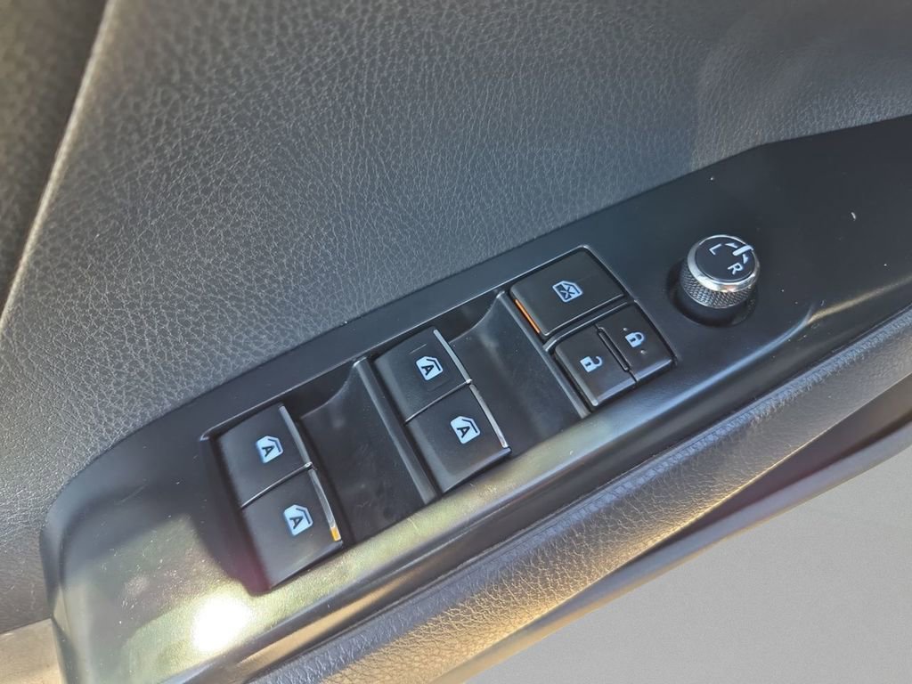 Used 2019 Toyota Camry XSE image 13