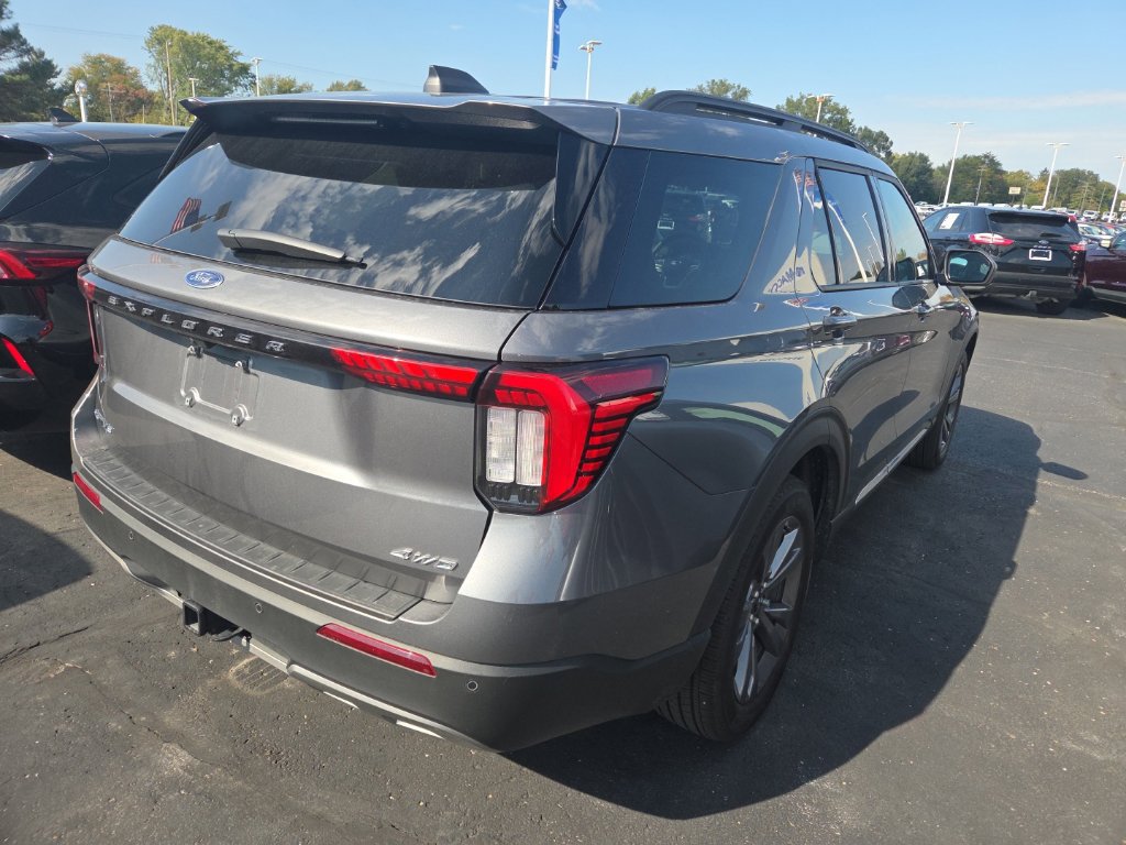 Certified 2025 Ford Explorer Active w/ Active Comfort Package AWD/4WD image 12