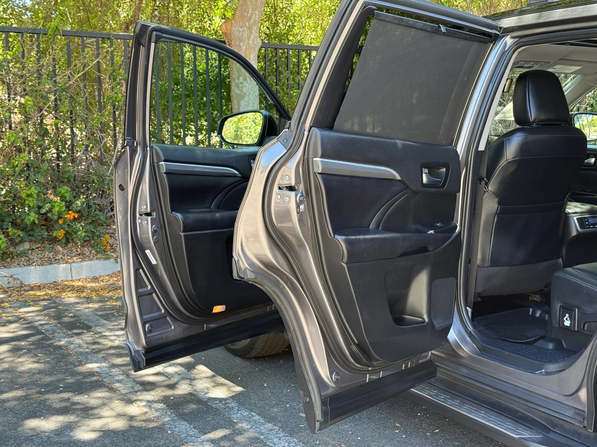 Used 2019 Toyota Highlander SE FWD image 32