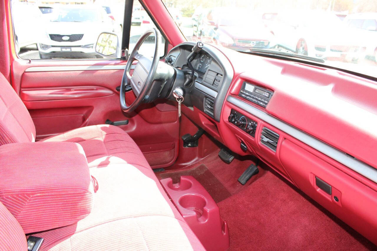 Used 1995 Ford F150 XLT image 12
