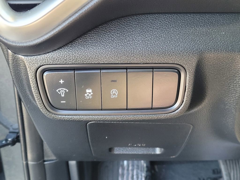 Used 2025 Kia Soul LX w/ LX Technology Package image 23