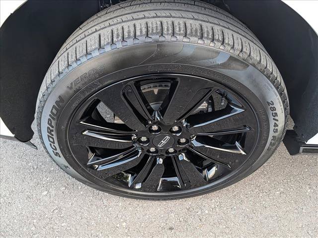 Used 2024 Lincoln Navigator Reserve AWD/4WD image 9