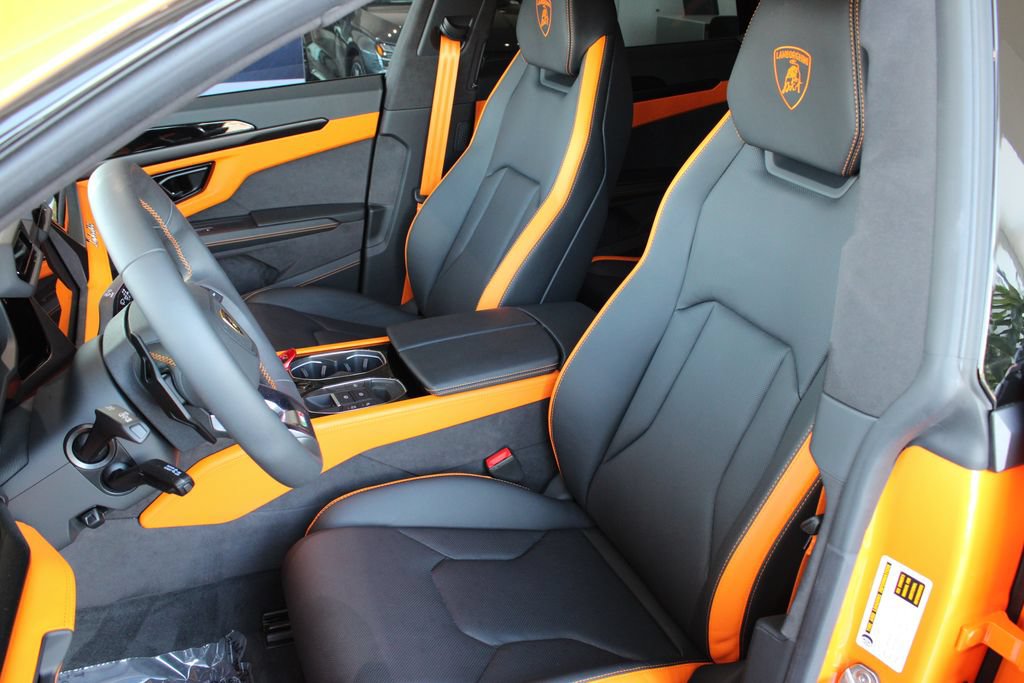 Used 2025 Lamborghini Urus SE AWD/4WD image 13