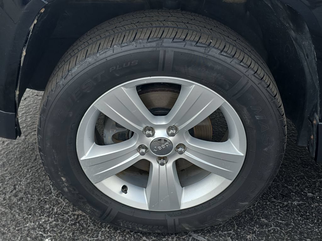 Used 2015 Jeep Compass 4WD image 30