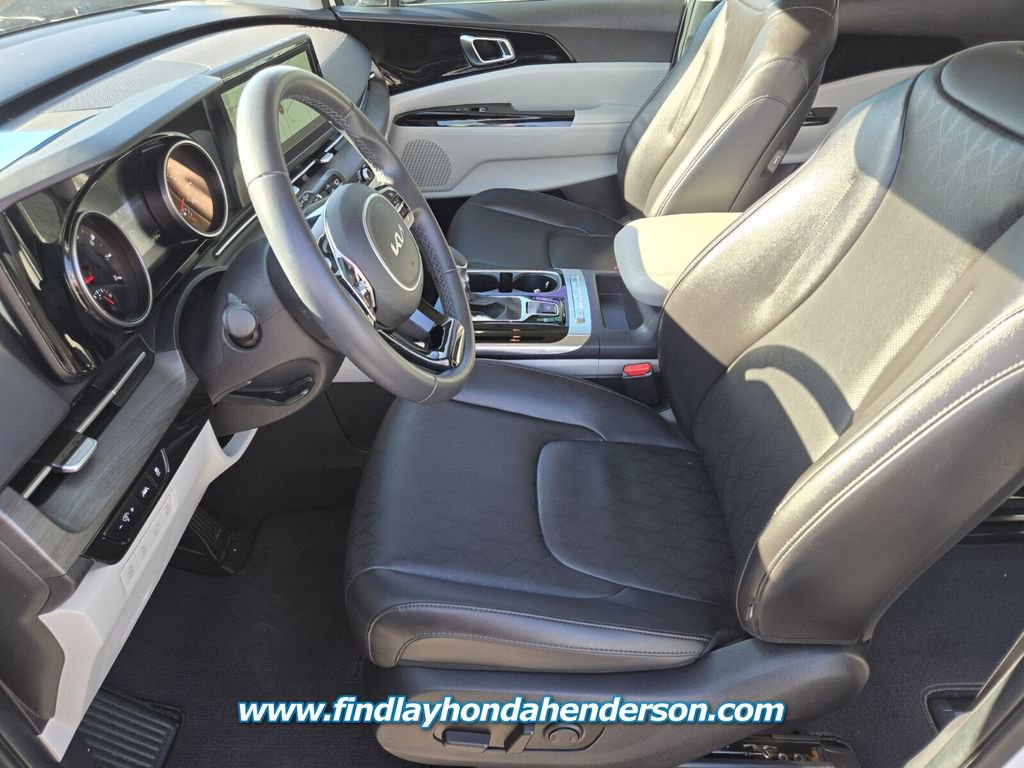 Used 2024 Kia Carnival EX FWD image 13