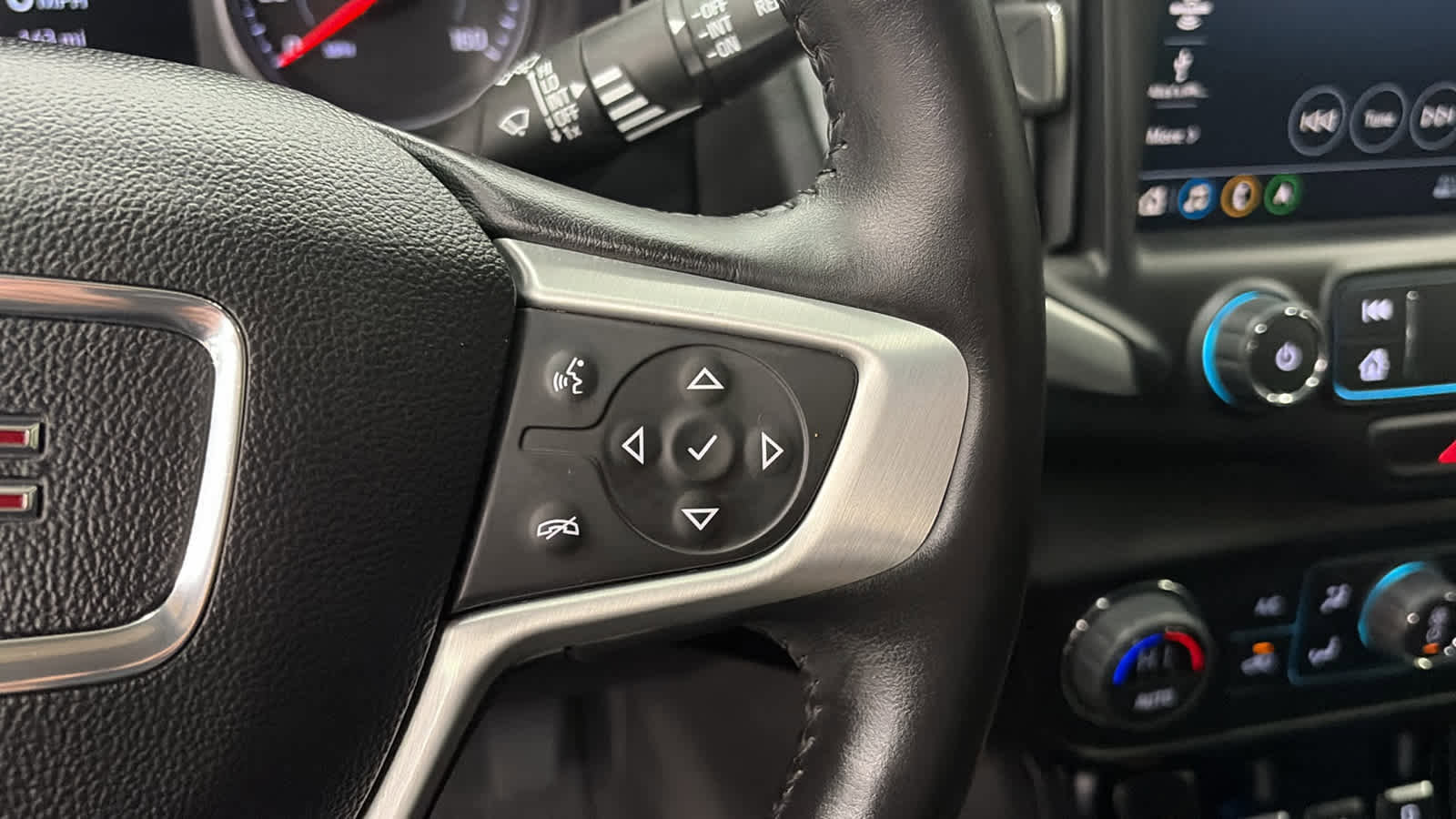 Certified 2021 GMC Terrain SLT w/ Infotainment Package II image 13