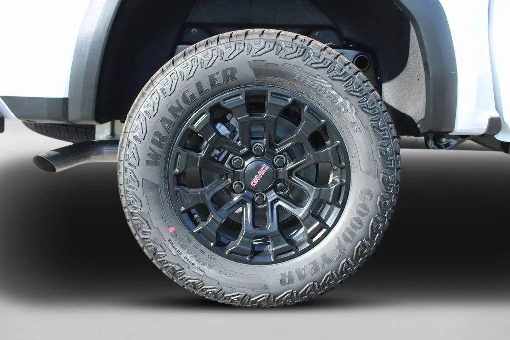 New 2026 GMC Canyon Elevation RWD image 34