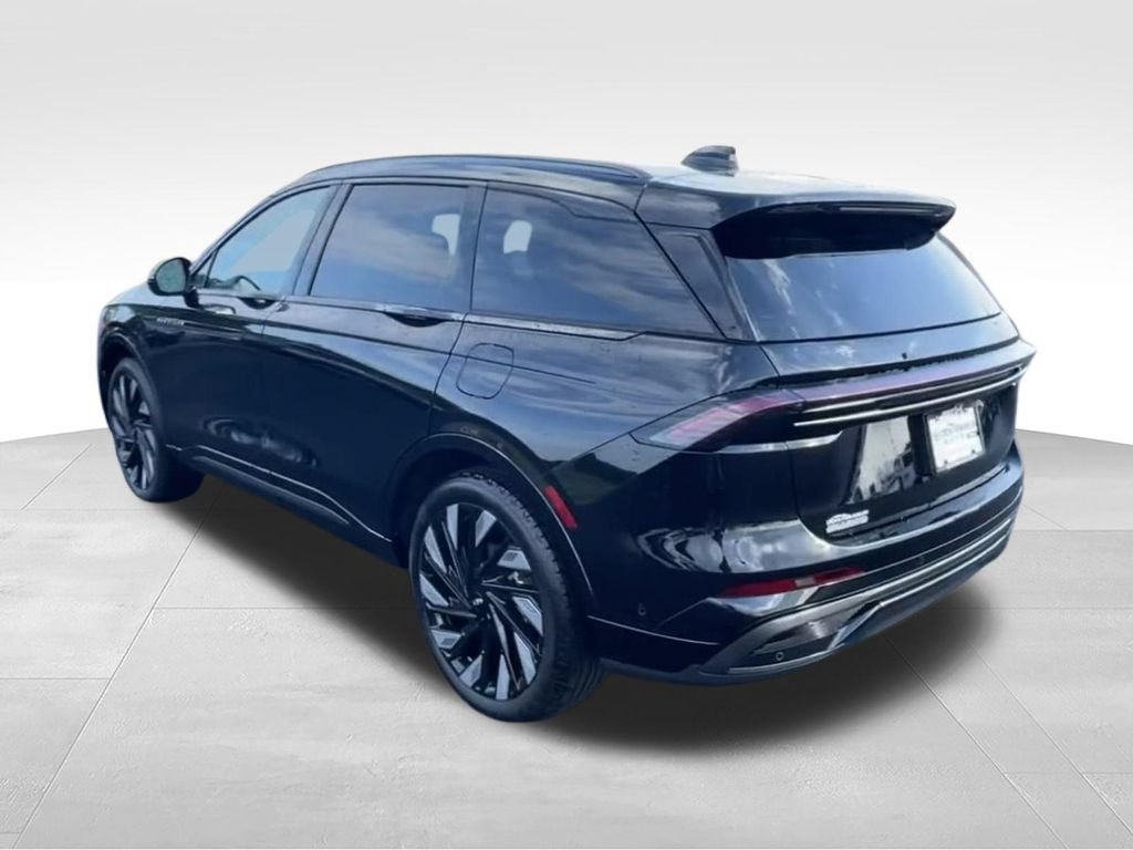 Used 2024 Lincoln Nautilus Reserve w/ Jet Appearance Package (87T) AWD/4WD image 6