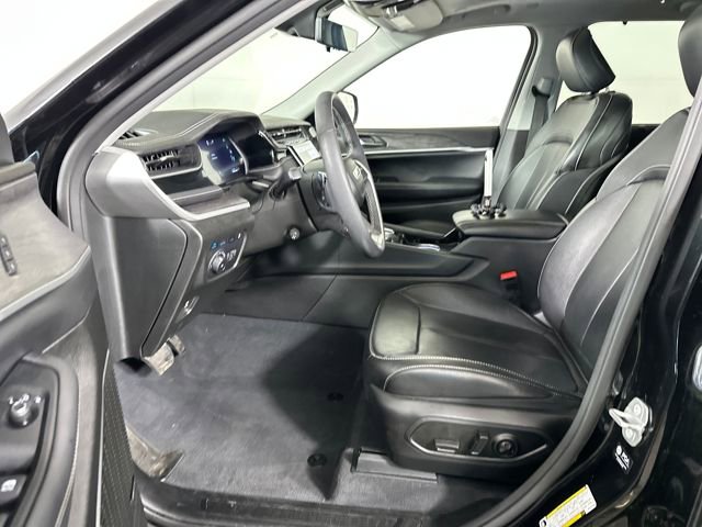 Used 2023 Jeep Grand Cherokee 4WD 4xe w/ Luxury Tech Group II image 11