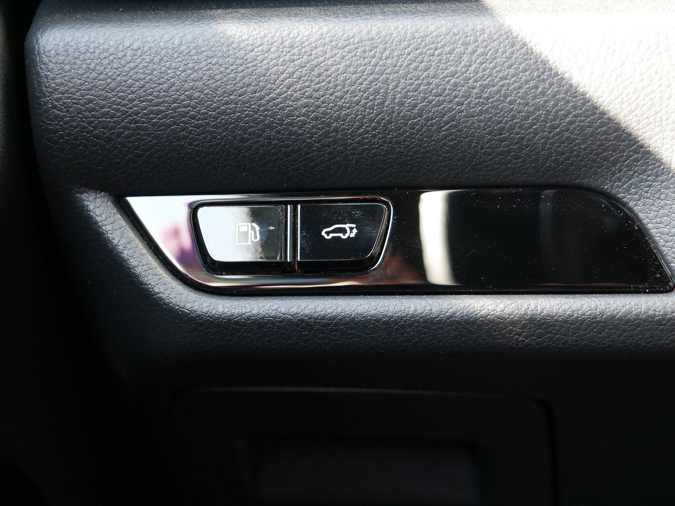 Used 2025 Lexus NX 450h+ F Sport image 26