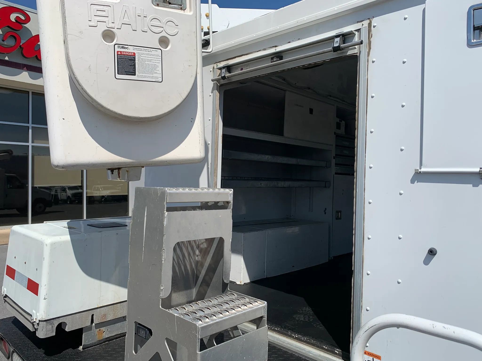 Used 2019 Ford E-350 and Econoline 350 Super Duty RWD image 29