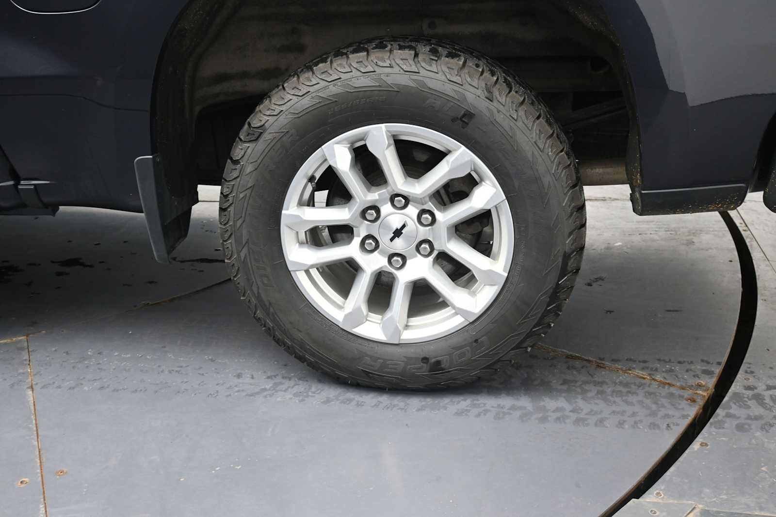 Used 2024 Chevrolet Silverado 1500 RST AWD/4WD image 5