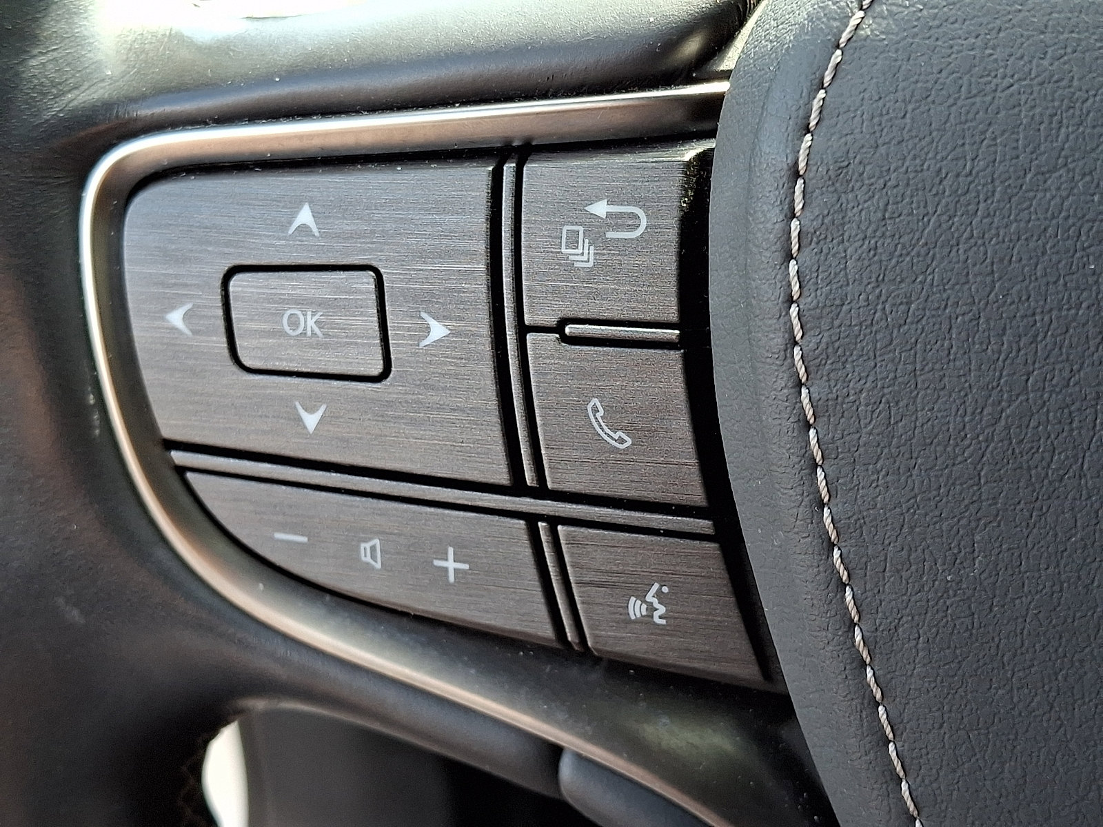 Used 2018 Lexus LS 500 AWD w/ Interior Upgrade Package image 23