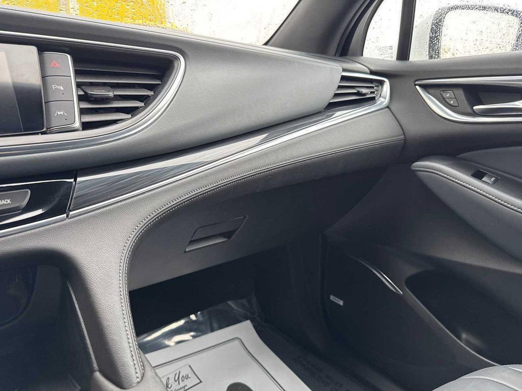 Used 2024 Buick Enclave Premium image 14