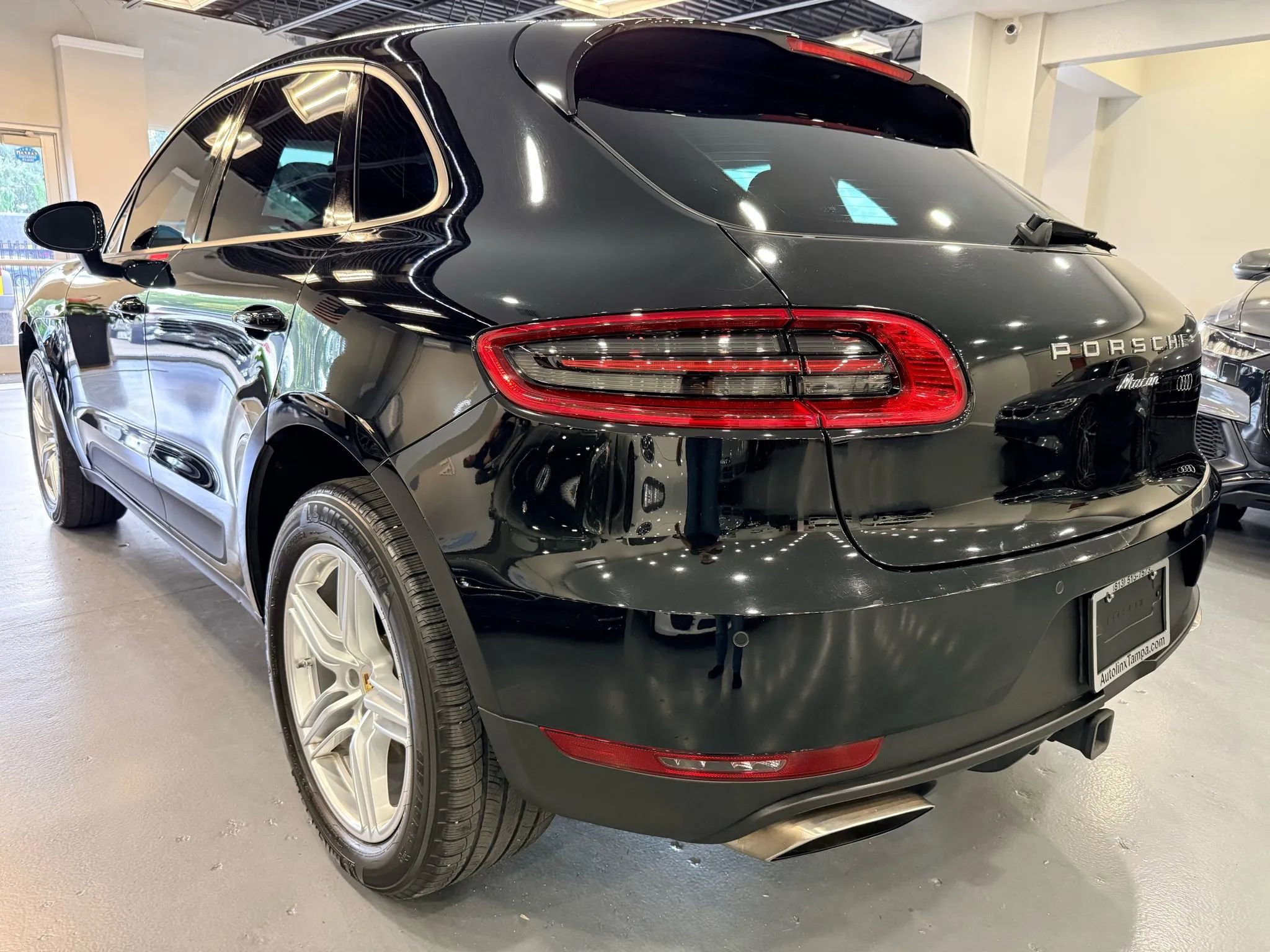 Used 2018 Porsche Macan Sport Edition image 6