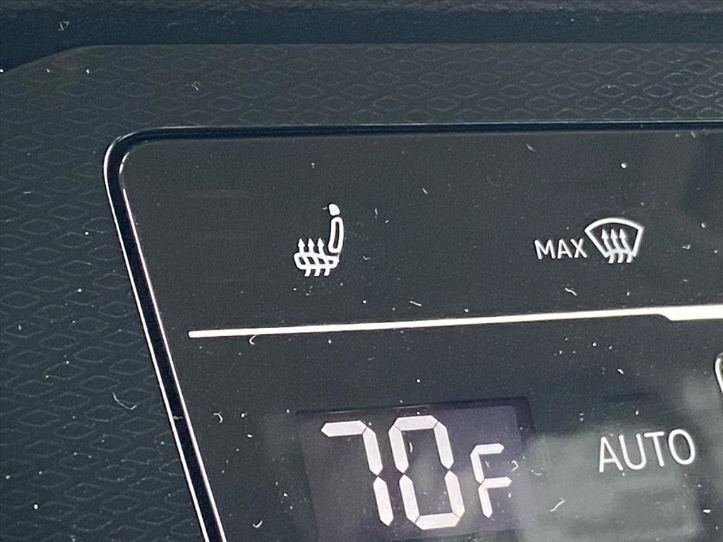 New 2026 Volkswagen Taos SE image 7