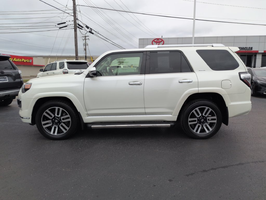 Used 2022 Toyota 4Runner Limited AWD/4WD image 2