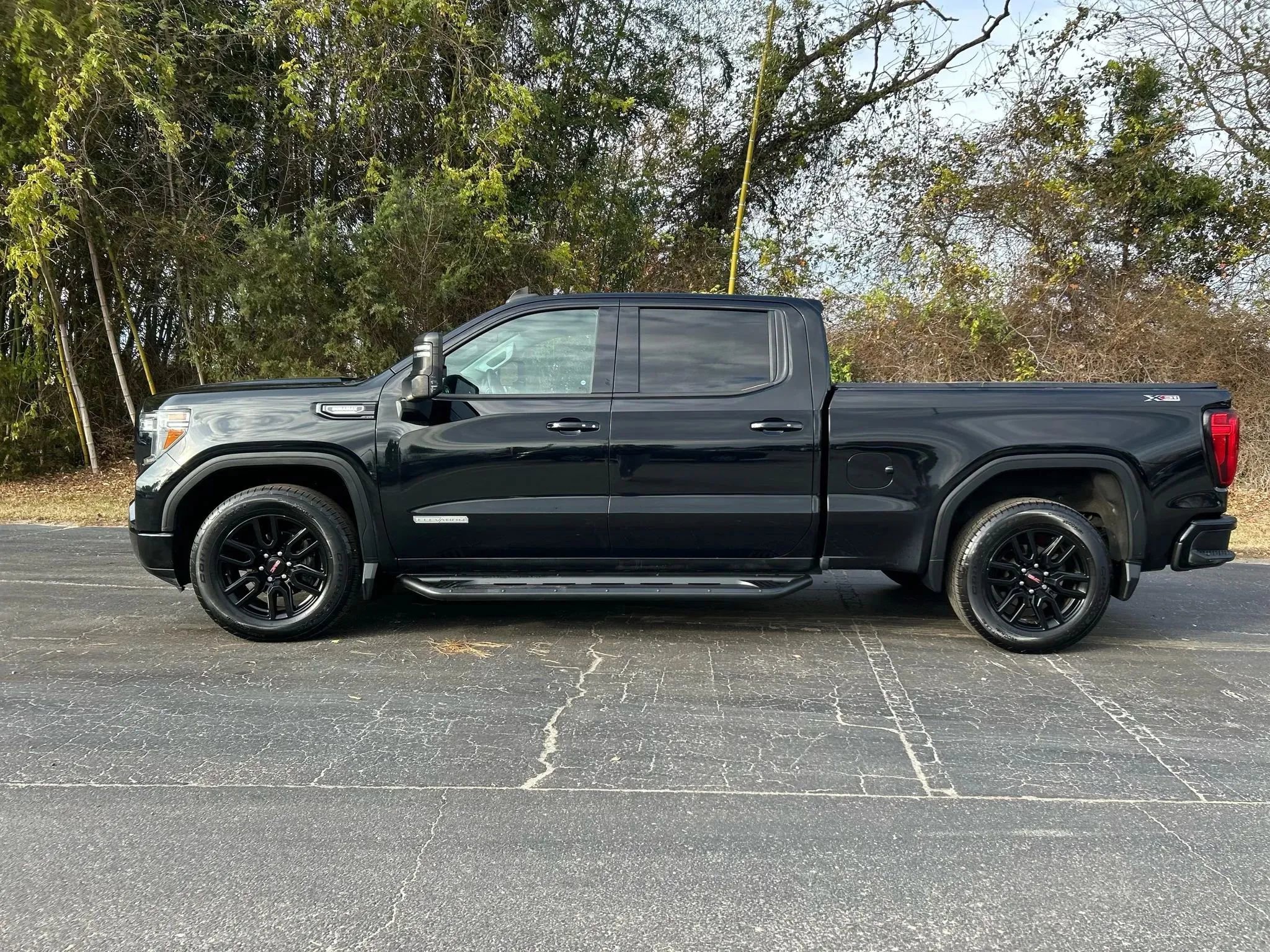 Used 2020 GMC Sierra 1500 Elevation w/ Elevation Value Package image 11