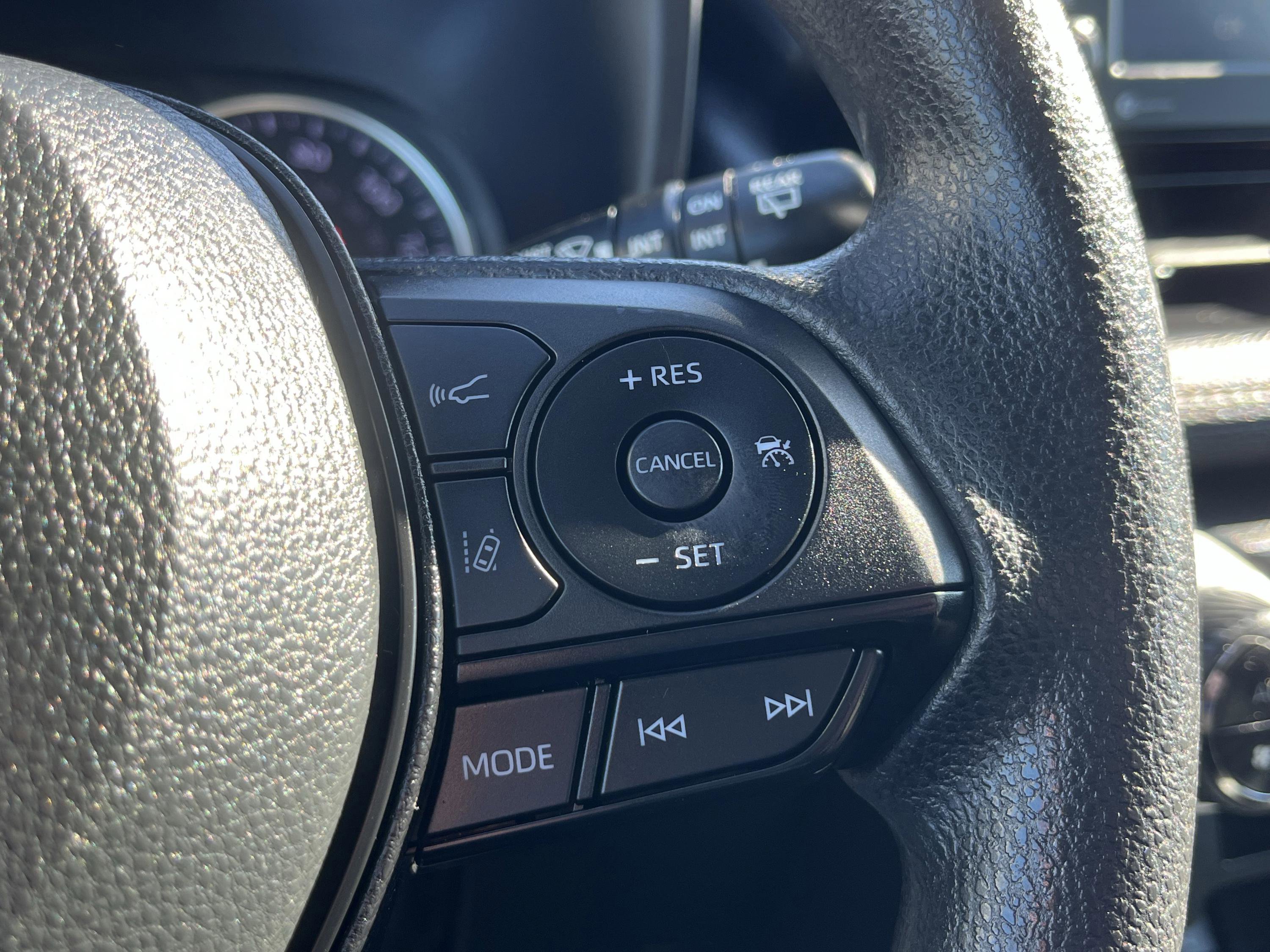 Used 2022 Toyota RAV4 XLE image 16