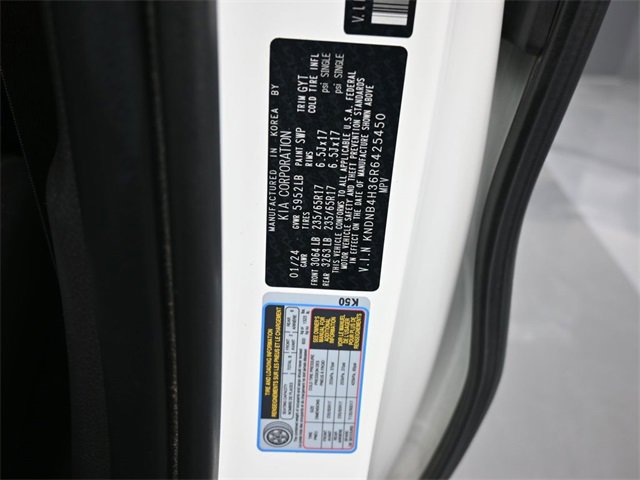 Used 2024 Kia Carnival LX image 20