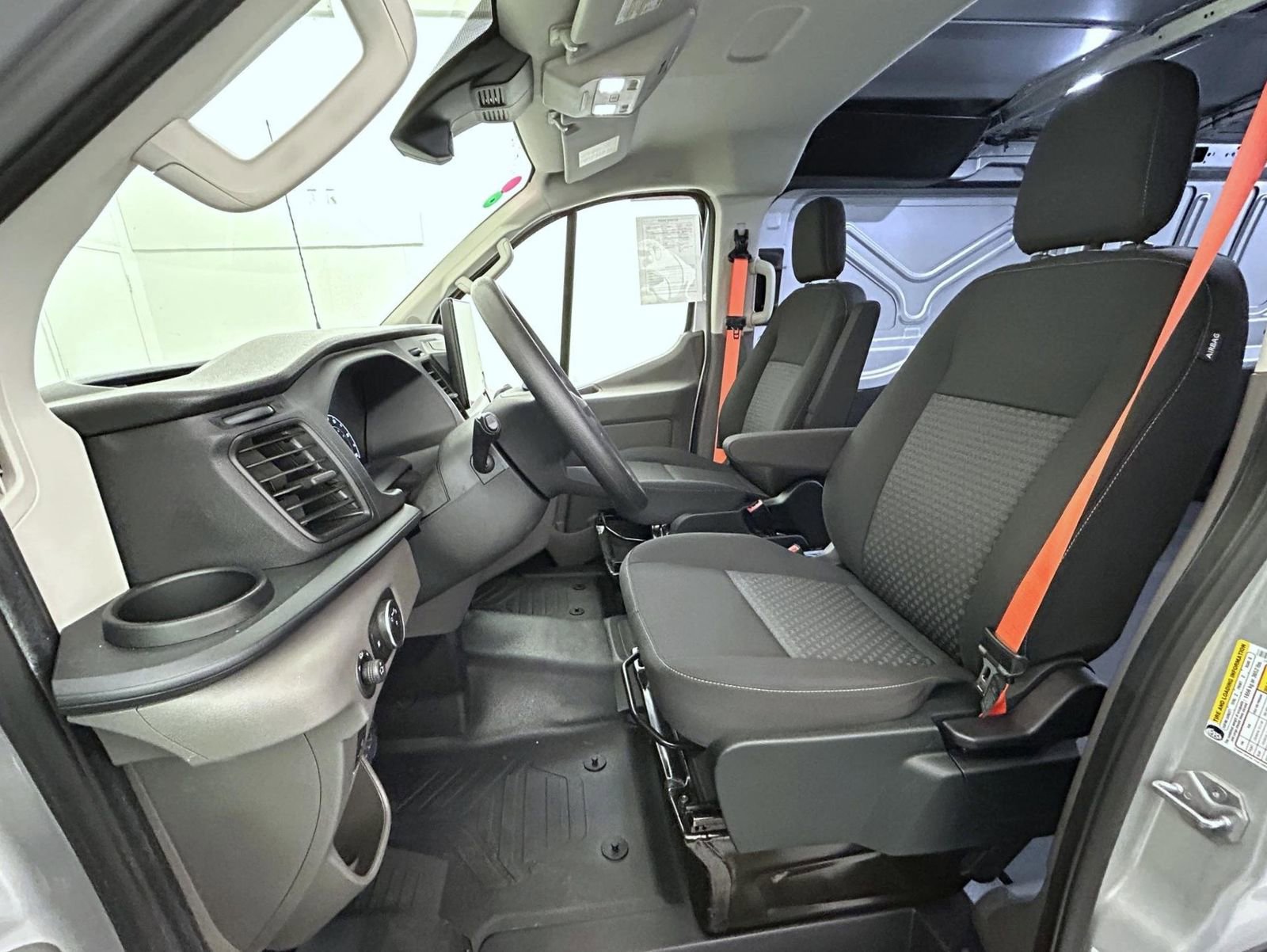 Used 2023 Ford E-Transit Low Roof RWD image 10