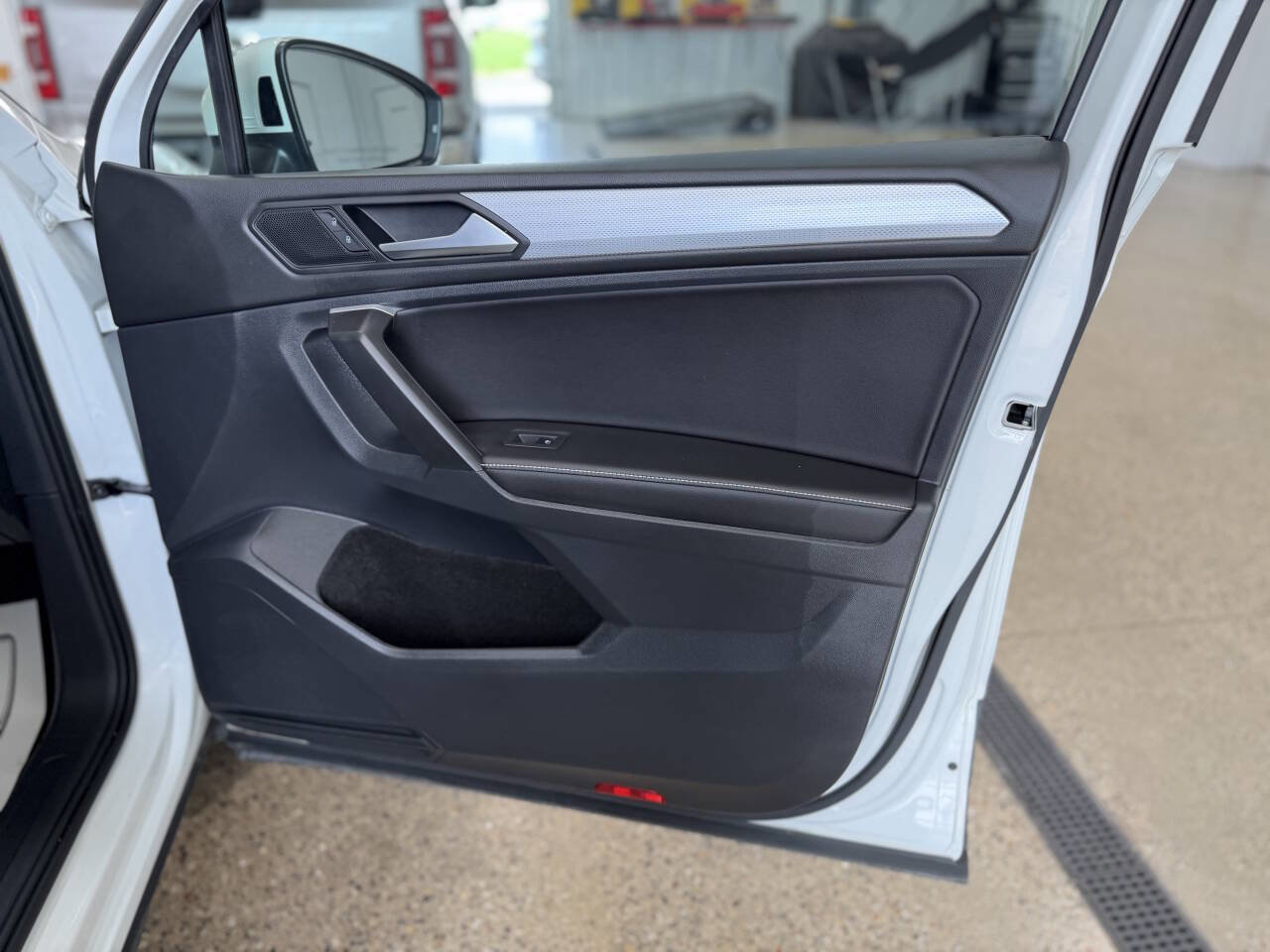 Used 2024 Volkswagen Tiguan S AWD/4WD image 34