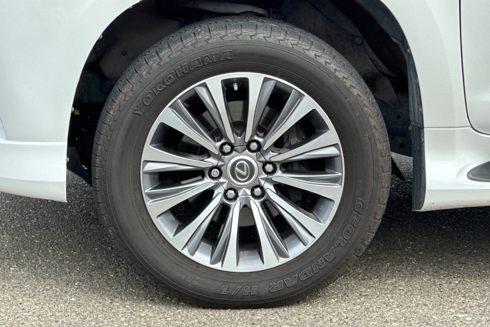 Used 2020 Lexus GX 460 Luxury w/ Accessory Package AWD/4WD image 27