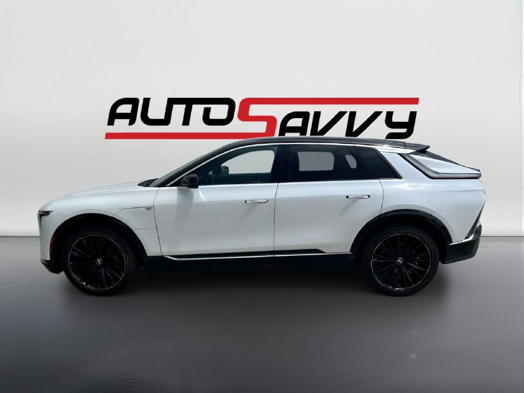Used 2025 Cadillac Lyriq Luxury w/ LPO, Floor Liner Package AWD/4WD image 4