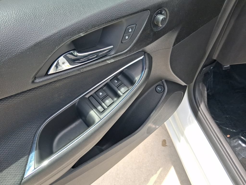 Used 2017 Chevrolet Cruze LT FWD image 15