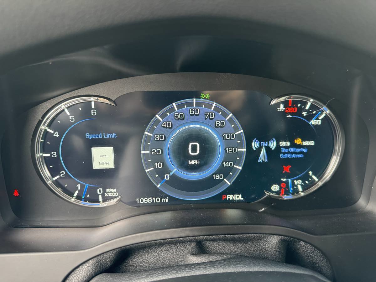 Used 2017 Cadillac Escalade Luxury image 30