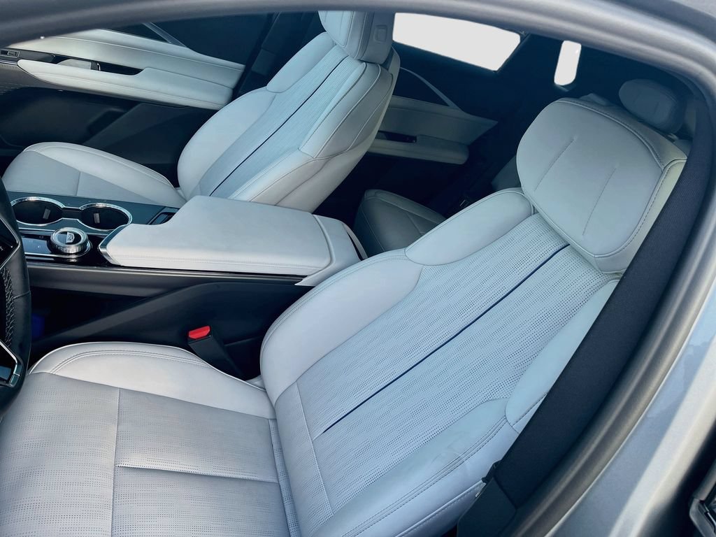 Used 2026 Cadillac Lyriq Luxury RWD image 19