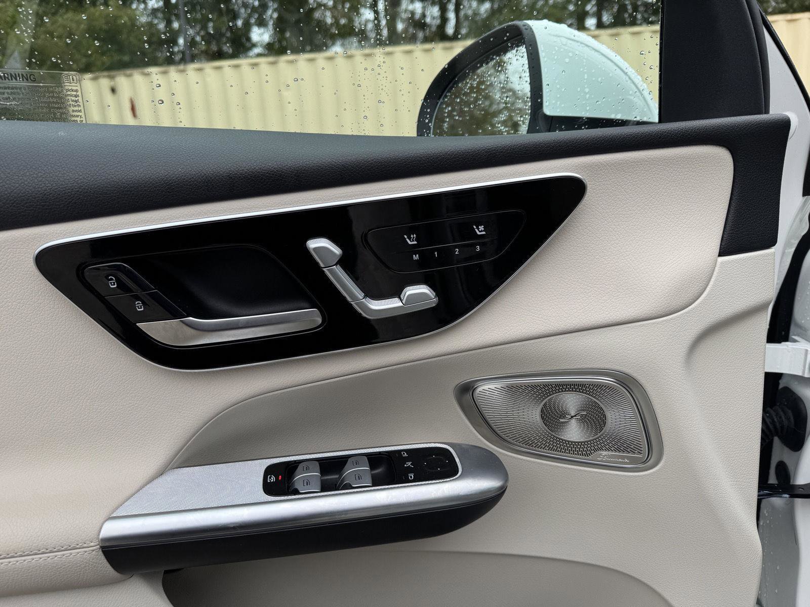 Certified 2025 Mercedes-Benz GLC 300 image 6